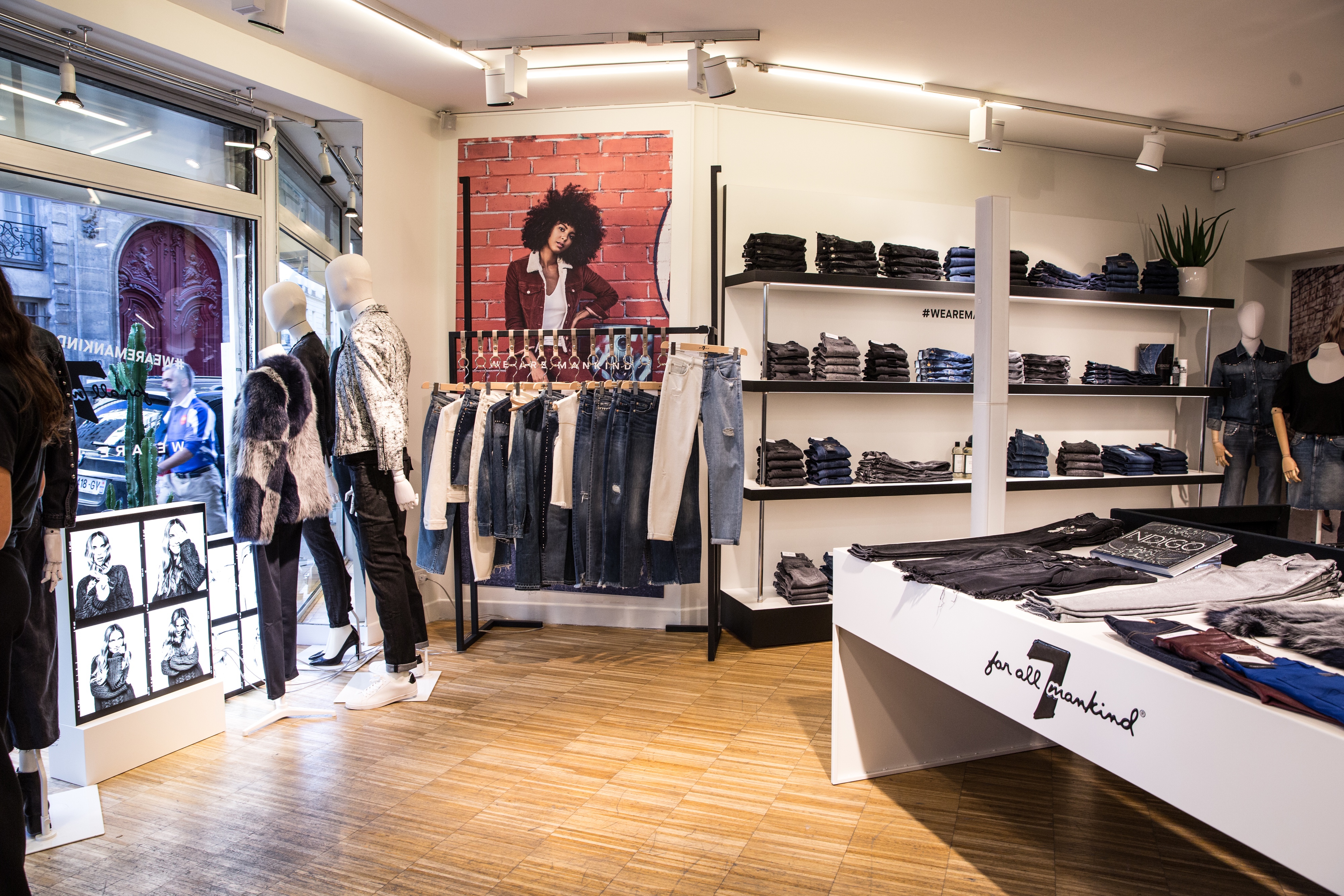 7 For All Mankind Buzz with Its Pop-Up Store in Marais